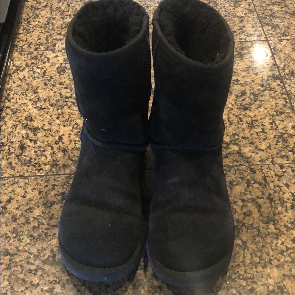 UGG Classic Short Boot